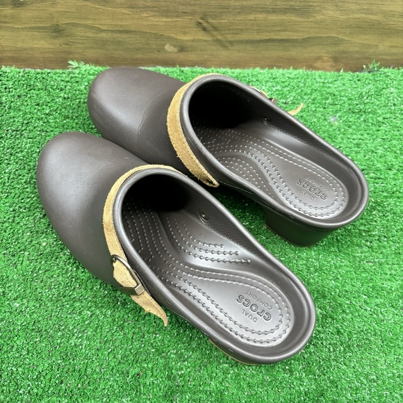Crocs Signature Cobbler Clogs Brown Slip On Heels Dual Comfort Shoes Women's 7 - Picture 4 of 16
